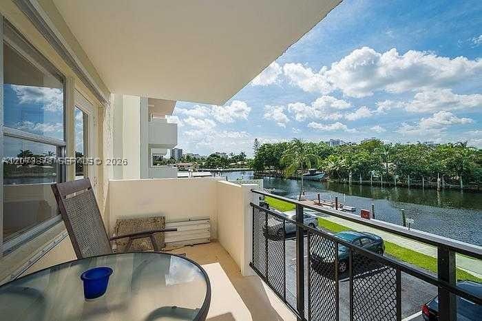 Real estate property located at 401 Golden Isles Dr #211, Broward, Ocean View Towers Condo, Hallandale Beach, FL