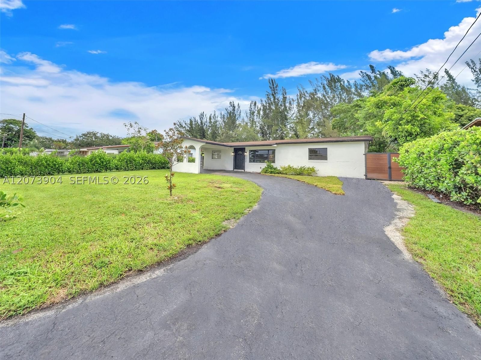 Real estate property located at 5450 55th Ave, Broward, Stirling Lake, Davie, FL