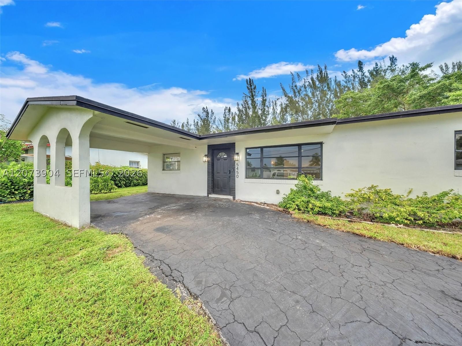 Real estate property located at 5450 55th Ave, Broward, Stirling Lake, Davie, FL