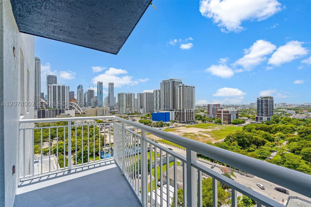 Real estate property located at 275 18th St #1803, Miami-dade, 1800 Biscayne Plaza Condo, Miami, FL
