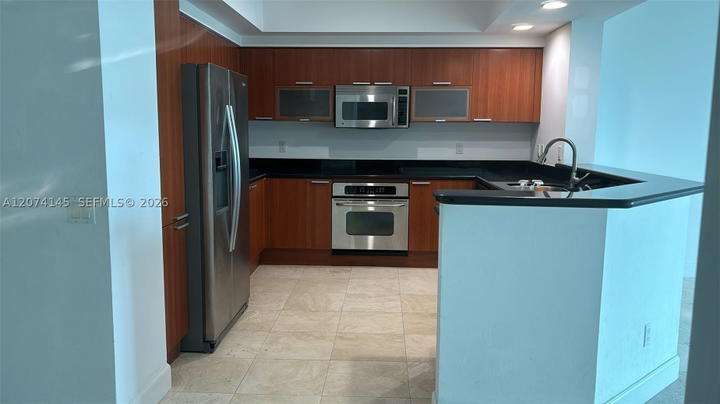 Real estate property located at 14951 Royal Oaks Ln #702, Miami-dade, The Oaks I Condo, North Miami, FL