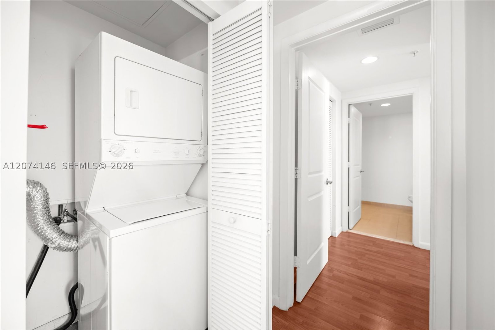 Real estate property located at 333 24th St #1401, Miami-dade, Gallery Art Condo, Miami, FL