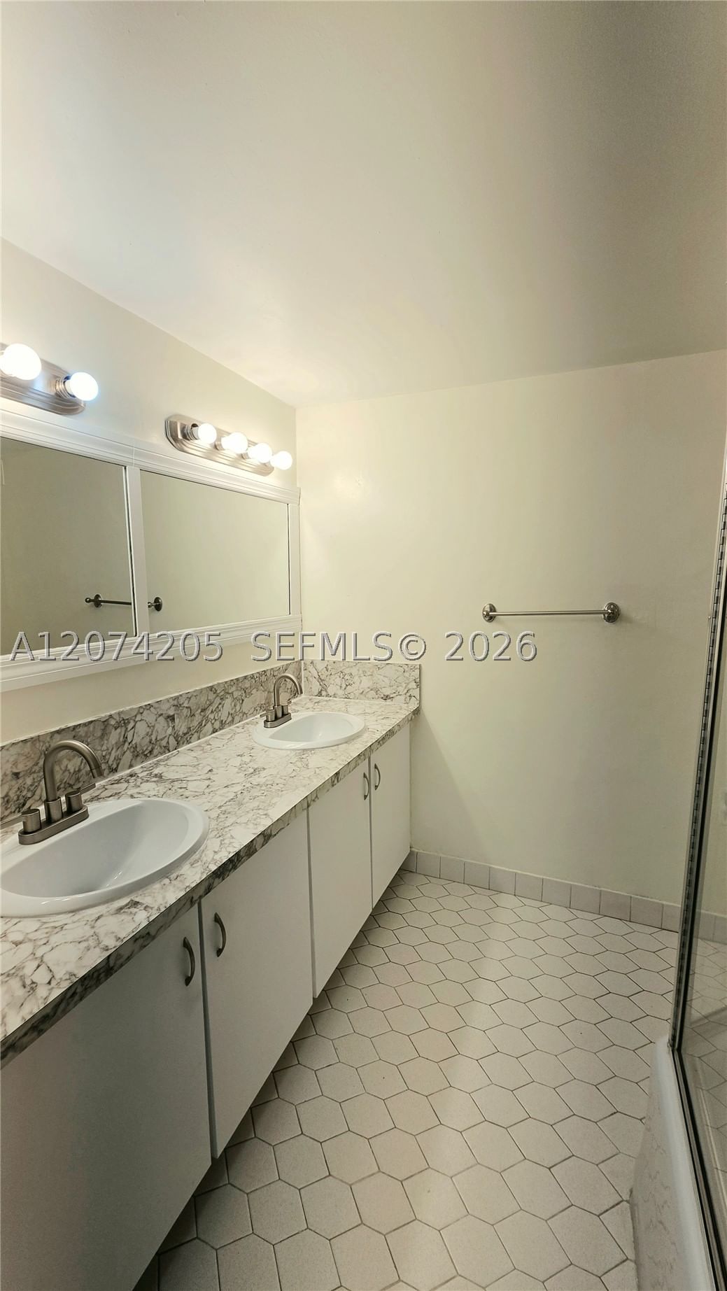 Real estate property located at 1849 Ocean Dr #202, Broward, Plaza Towers South Condo, Hallandale Beach, FL