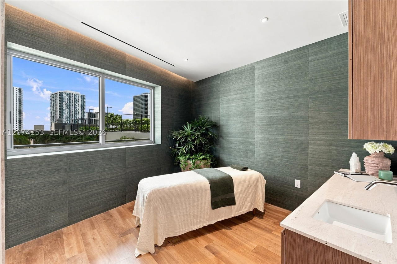 Real estate property located at 1400 Biscayne Blvd #3201, Miami-dade, Casa Bella Residences, Miami, FL