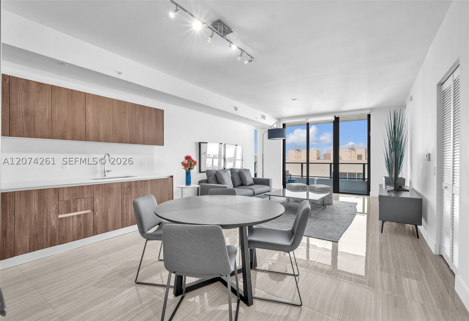 Real estate property located at 2960 207th St #1102, Miami-dade, Aventura Parksquare Resid, Aventura, FL