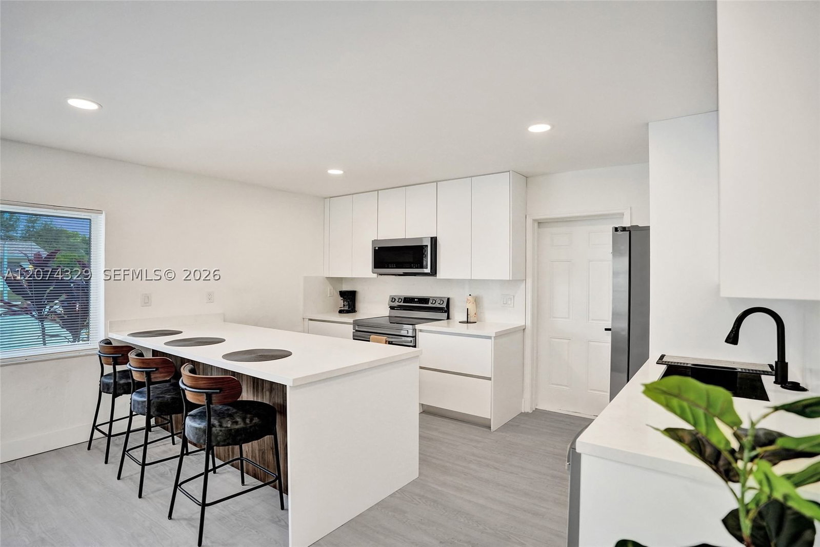 Real estate property located at 6104 33rd St, Broward, Rodgers Heights, Miramar, FL