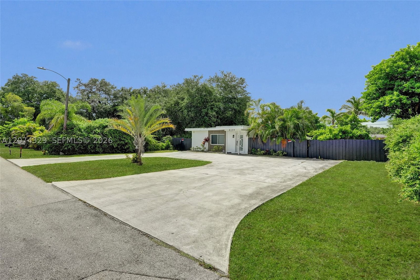 Real estate property located at 6104 33rd St, Broward, Rodgers Heights, Miramar, FL