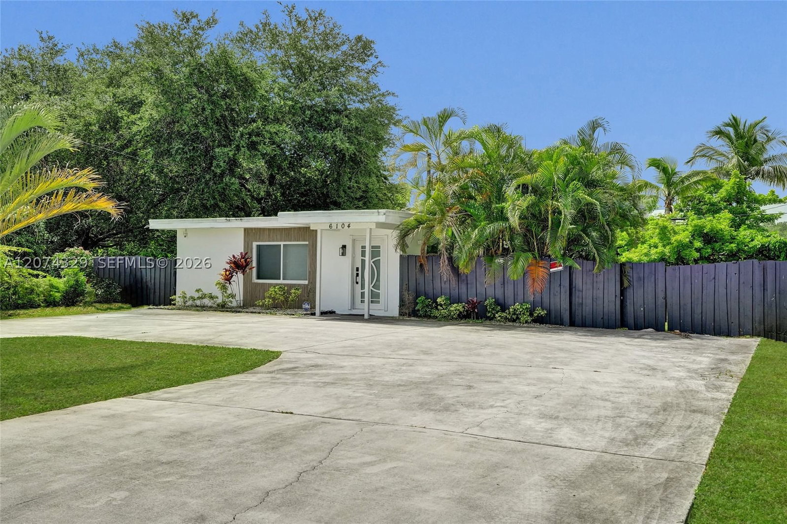 Real estate property located at 6104 33rd St, Broward, Rodgers Heights, Miramar, FL
