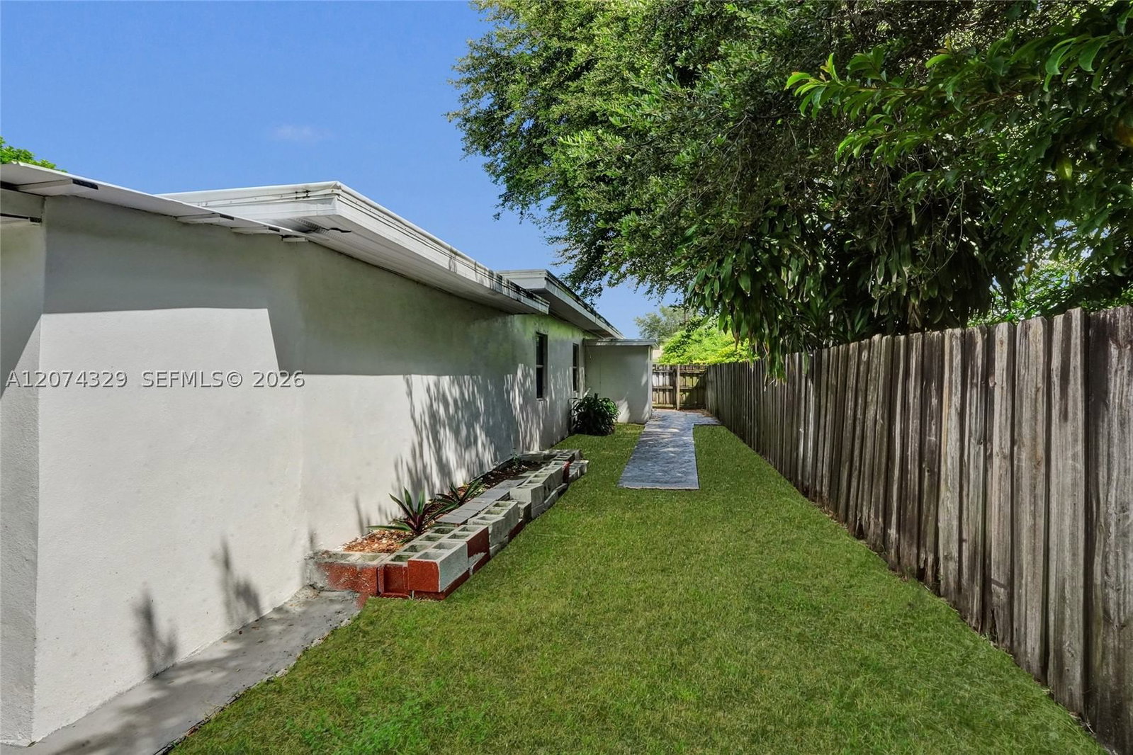 Real estate property located at 6104 33rd St, Broward, Rodgers Heights, Miramar, FL