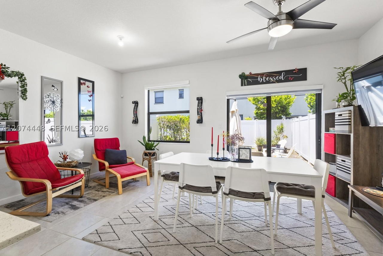 Real estate property located at 11438 34th Ct #11438, Miami-dade, Aquabella North, Hialeah, FL