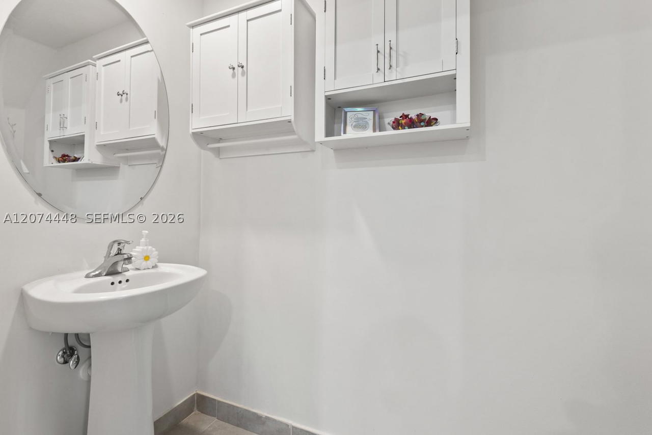 Real estate property located at 11438 34th Ct #11438, Miami-dade, Aquabella North, Hialeah, FL