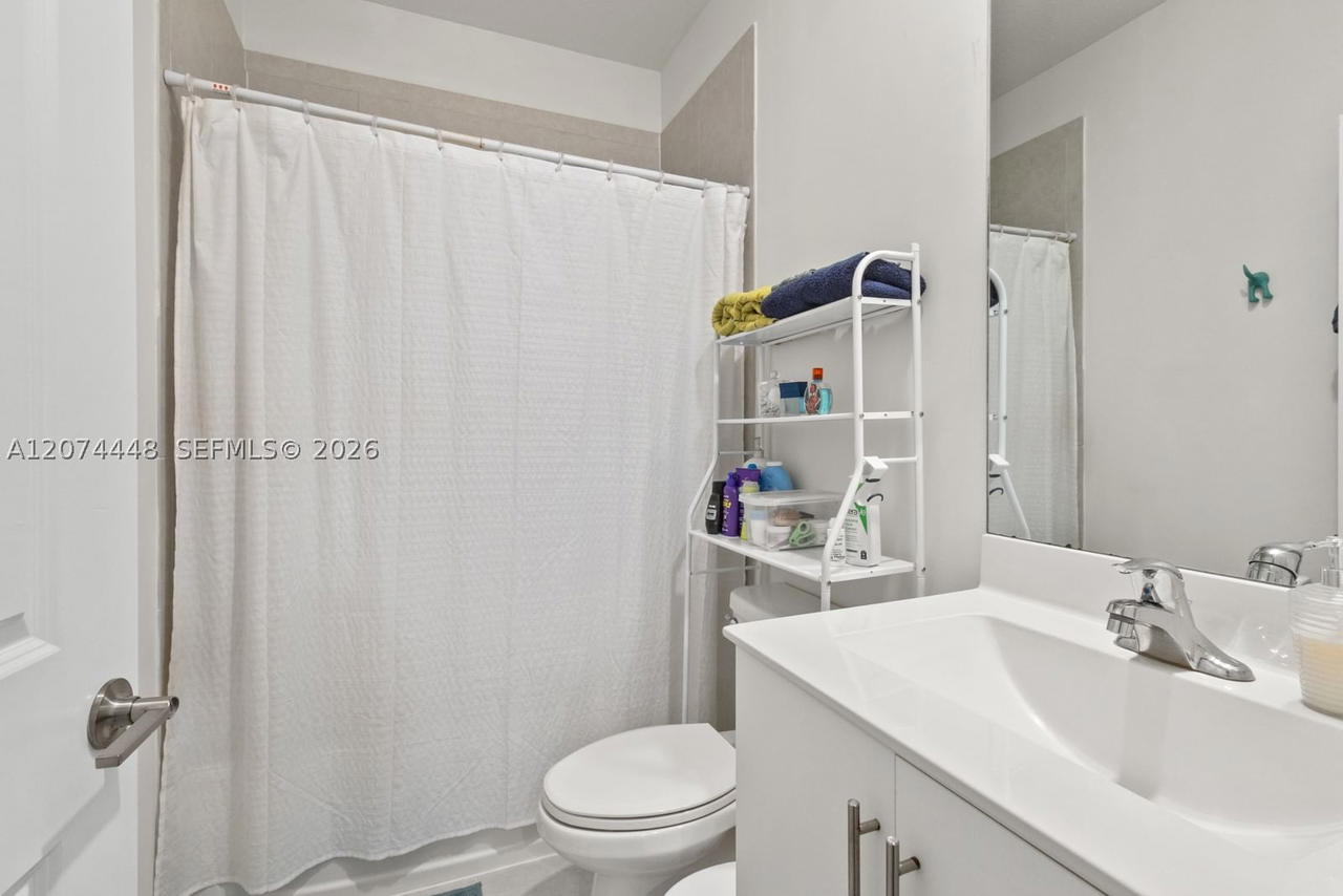 Real estate property located at 11438 34th Ct #11438, Miami-dade, Aquabella North, Hialeah, FL