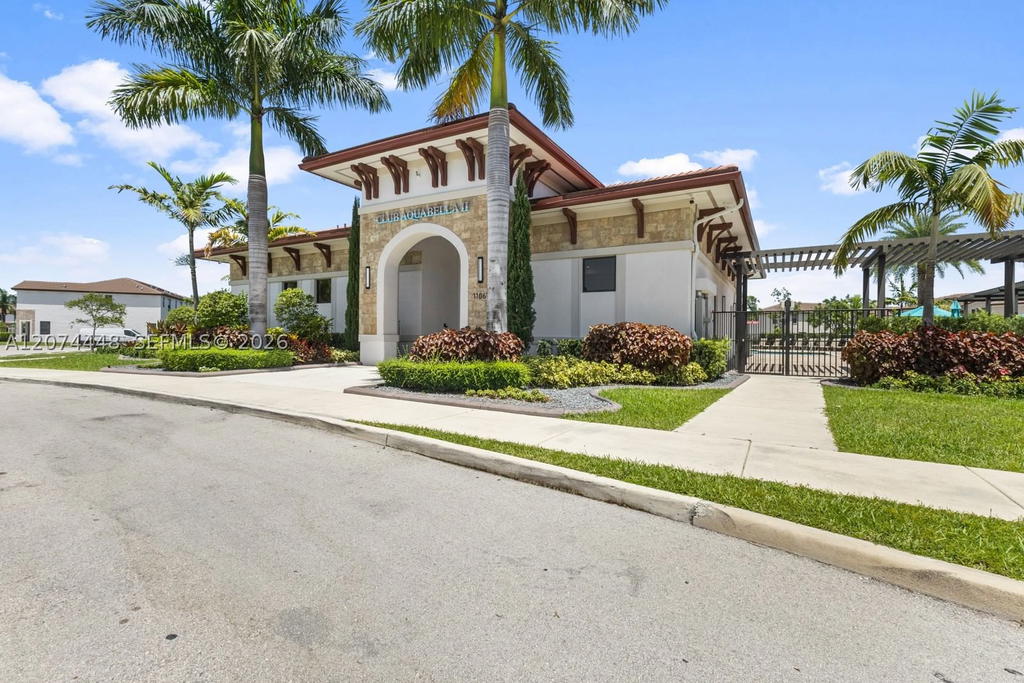 Real estate property located at 11438 34th Ct #11438, Miami-dade, Aquabella North, Hialeah, FL