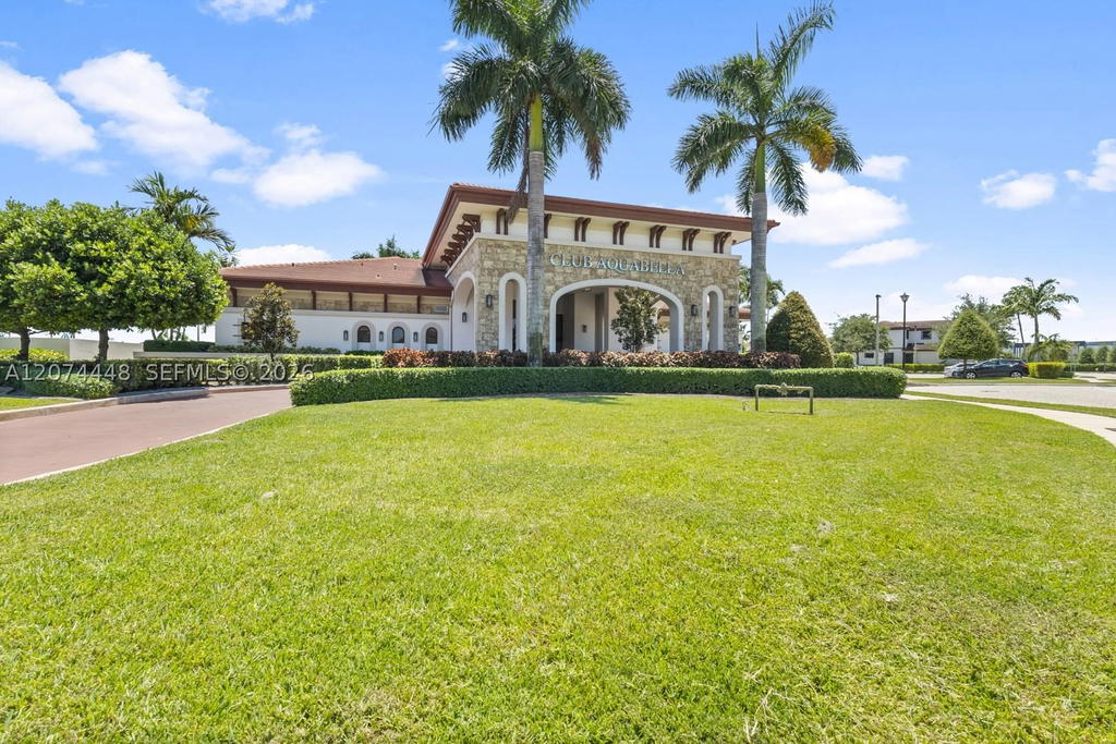 Real estate property located at 11438 34th Ct #11438, Miami-dade, Aquabella North, Hialeah, FL