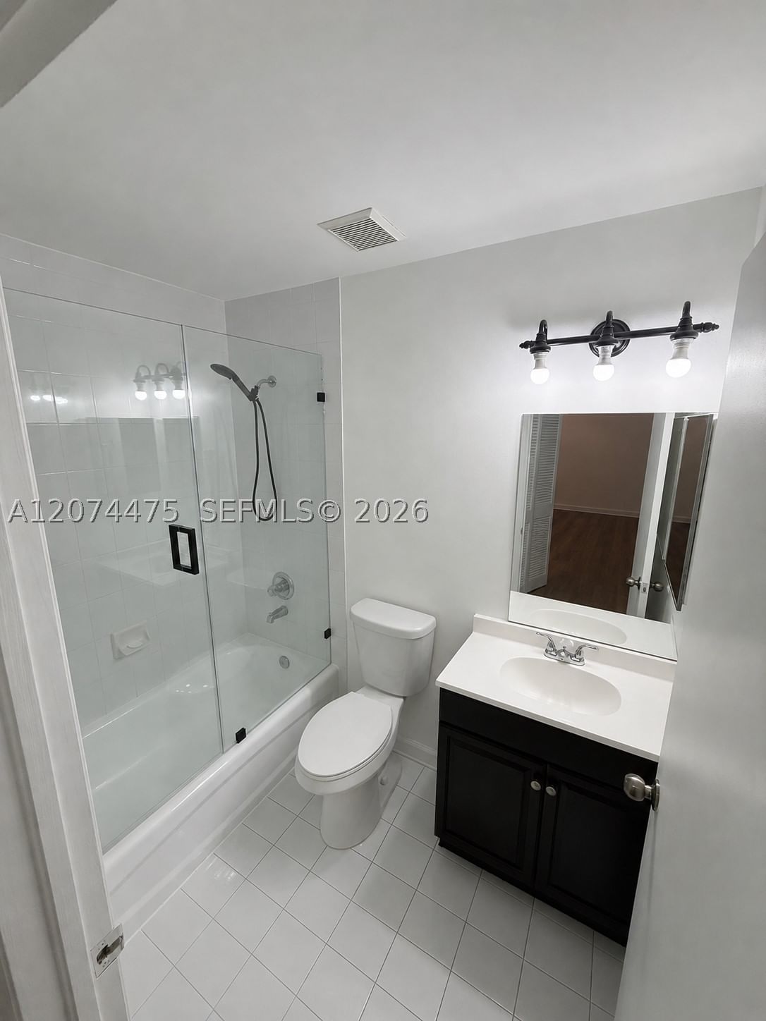 Real estate property located at , Miami-dade, Lago Lindo Townvillas Con, Miami, FL