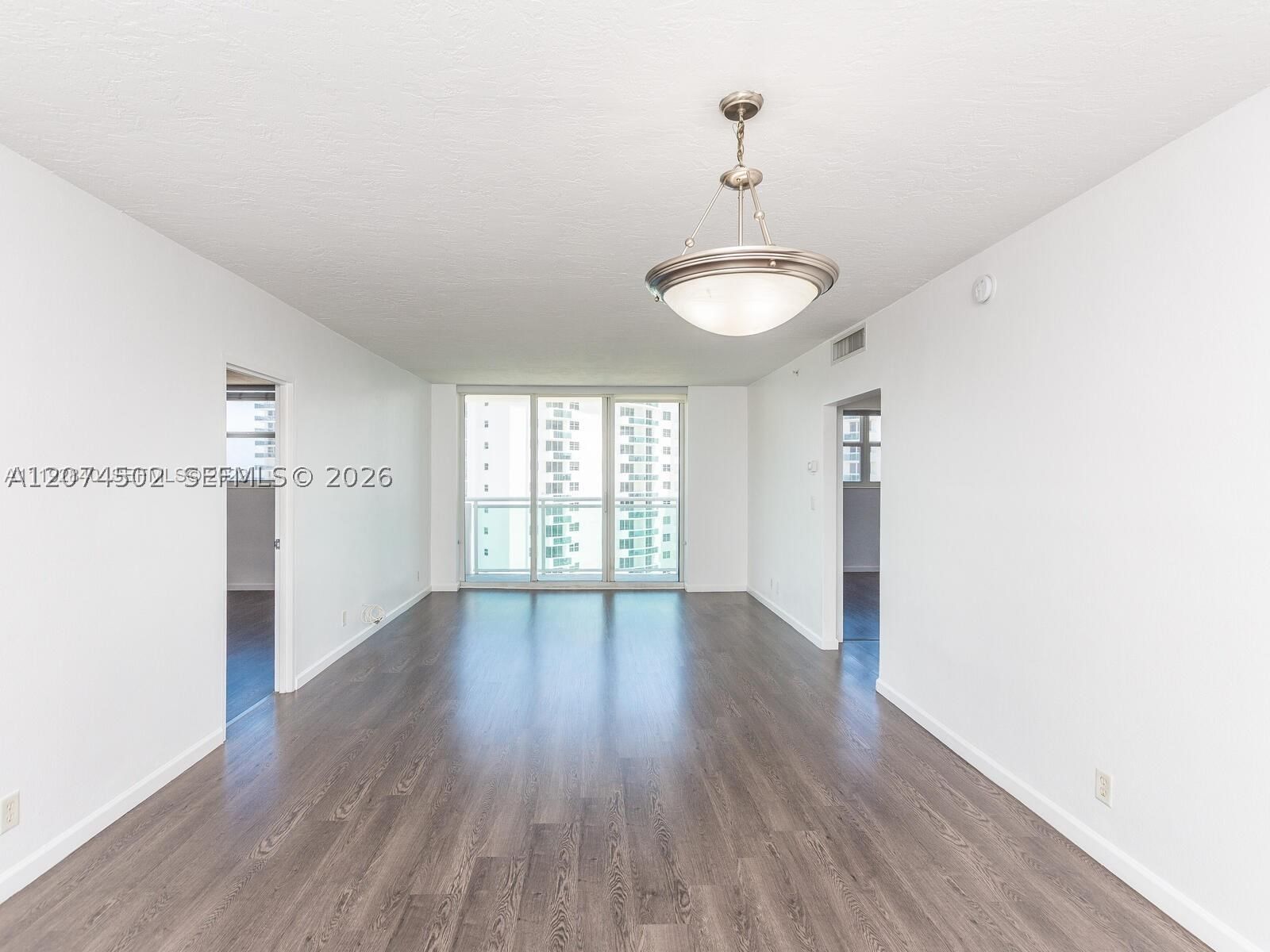 Real estate property located at 3000 Ocean Dr #922, Broward, Residences On Hollywood B, Hollywood, FL