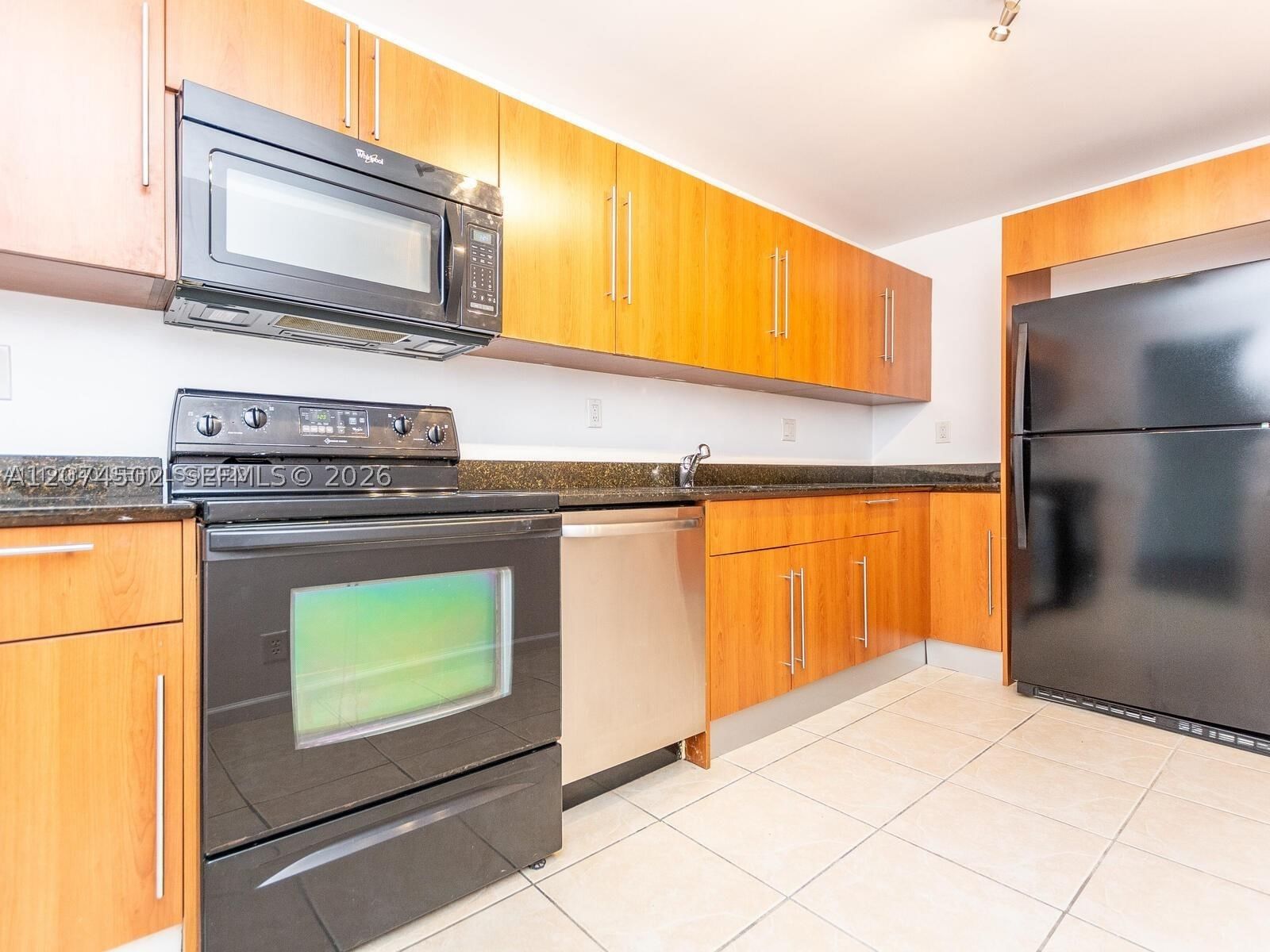Real estate property located at 3000 Ocean Dr #922, Broward, Residences On Hollywood B, Hollywood, FL