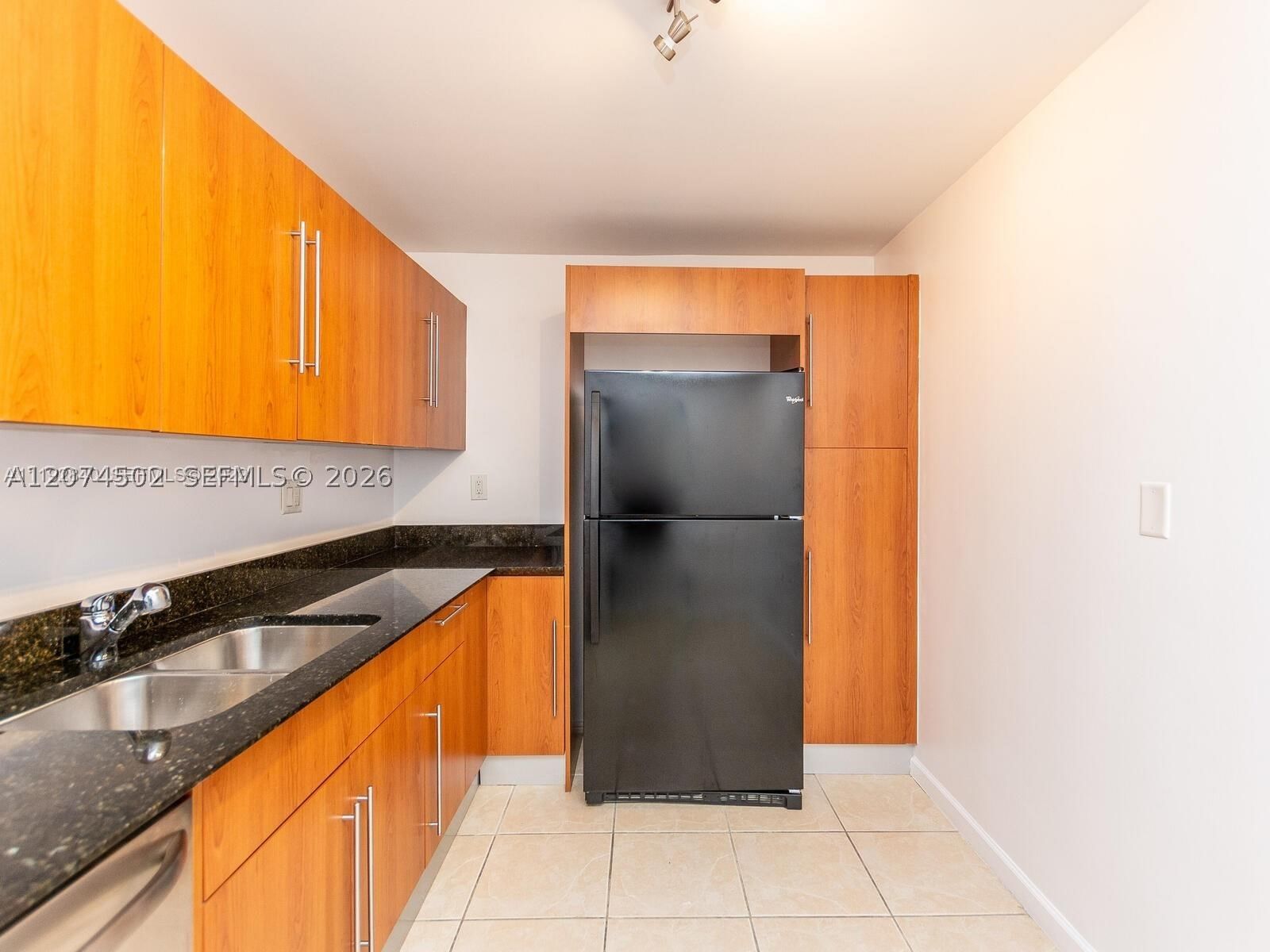 Real estate property located at 3000 Ocean Dr #922, Broward, Residences On Hollywood B, Hollywood, FL