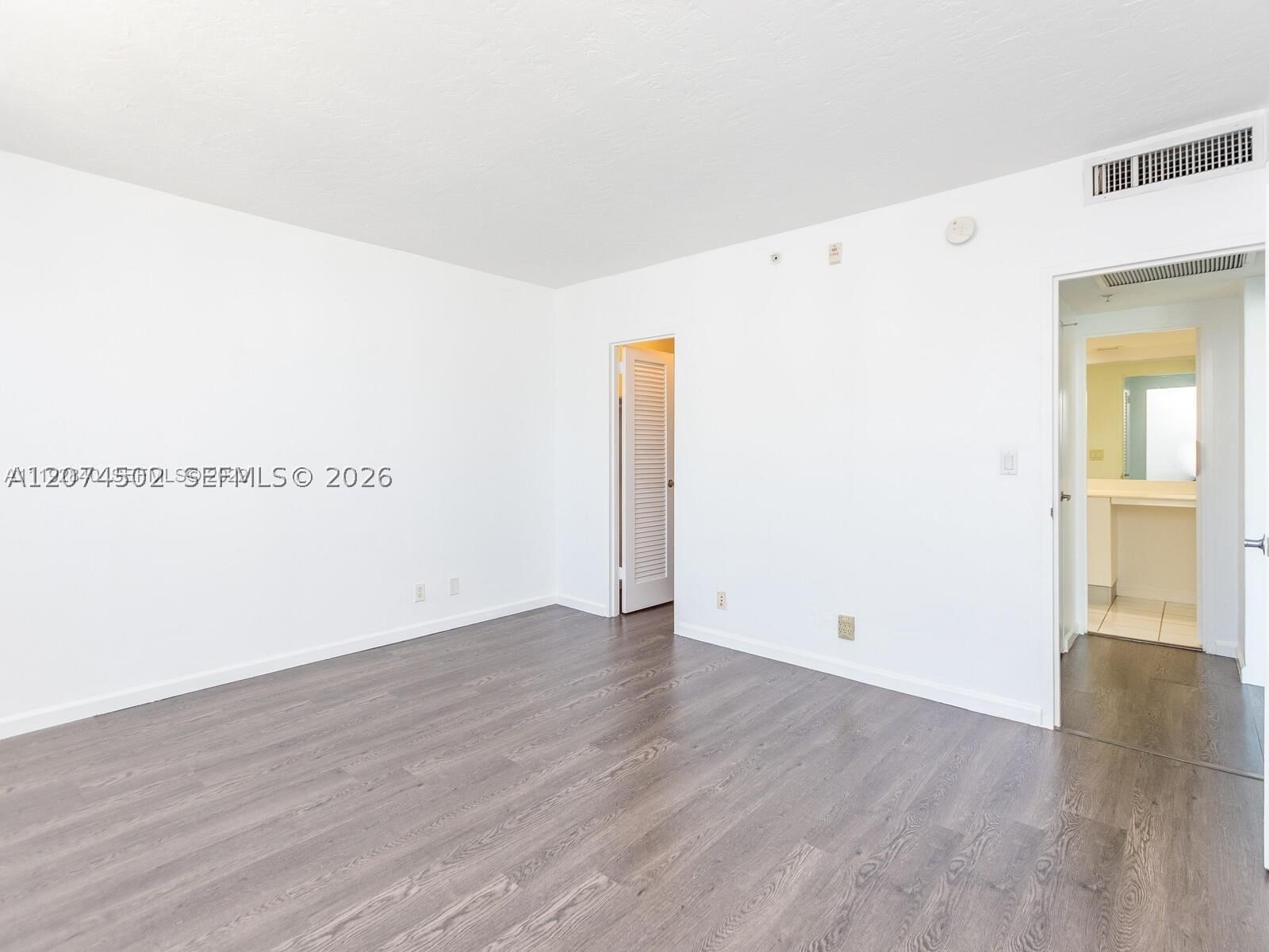 Real estate property located at 3000 Ocean Dr #922, Broward, Residences On Hollywood B, Hollywood, FL