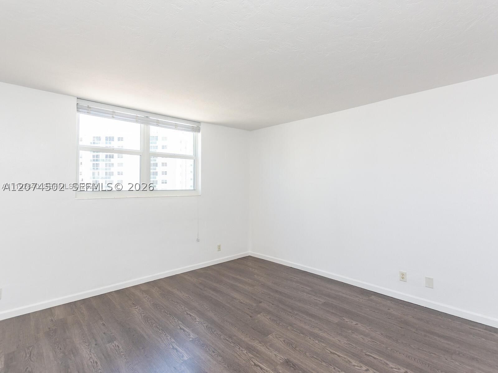 Real estate property located at 3000 Ocean Dr #922, Broward, Residences On Hollywood B, Hollywood, FL