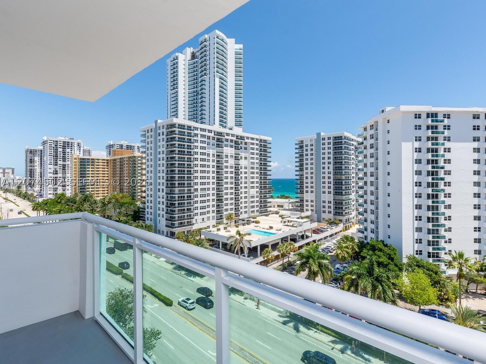 Real estate property located at 3000 Ocean Dr #922, Broward, Residences On Hollywood B, Hollywood, FL