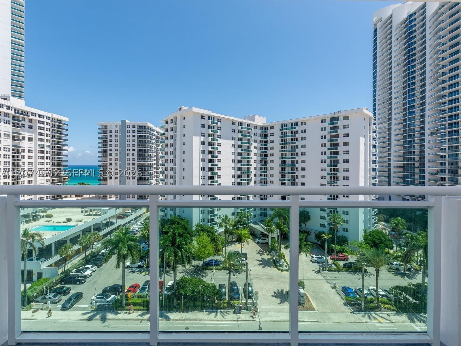Real estate property located at 3000 Ocean Dr #922, Broward, Residences On Hollywood B, Hollywood, FL