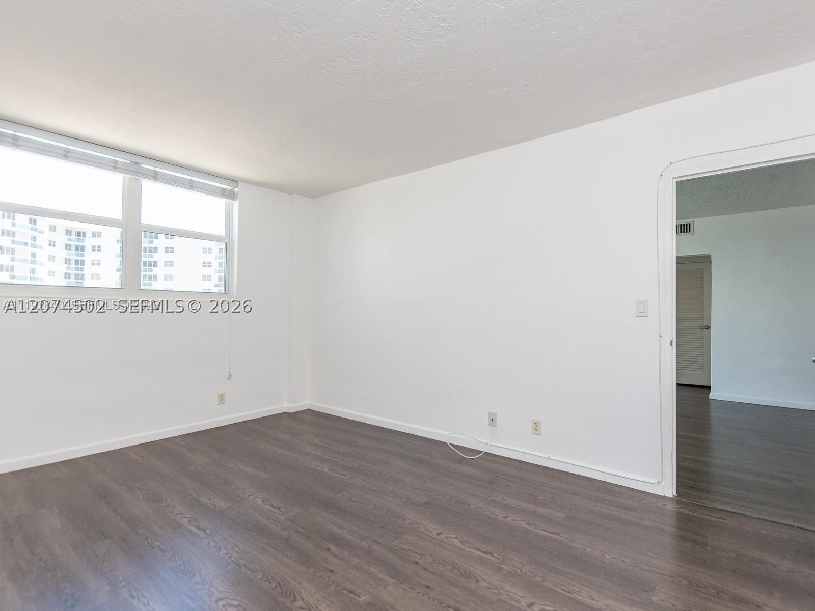 Real estate property located at 3000 Ocean Dr #922, Broward, Residences On Hollywood B, Hollywood, FL