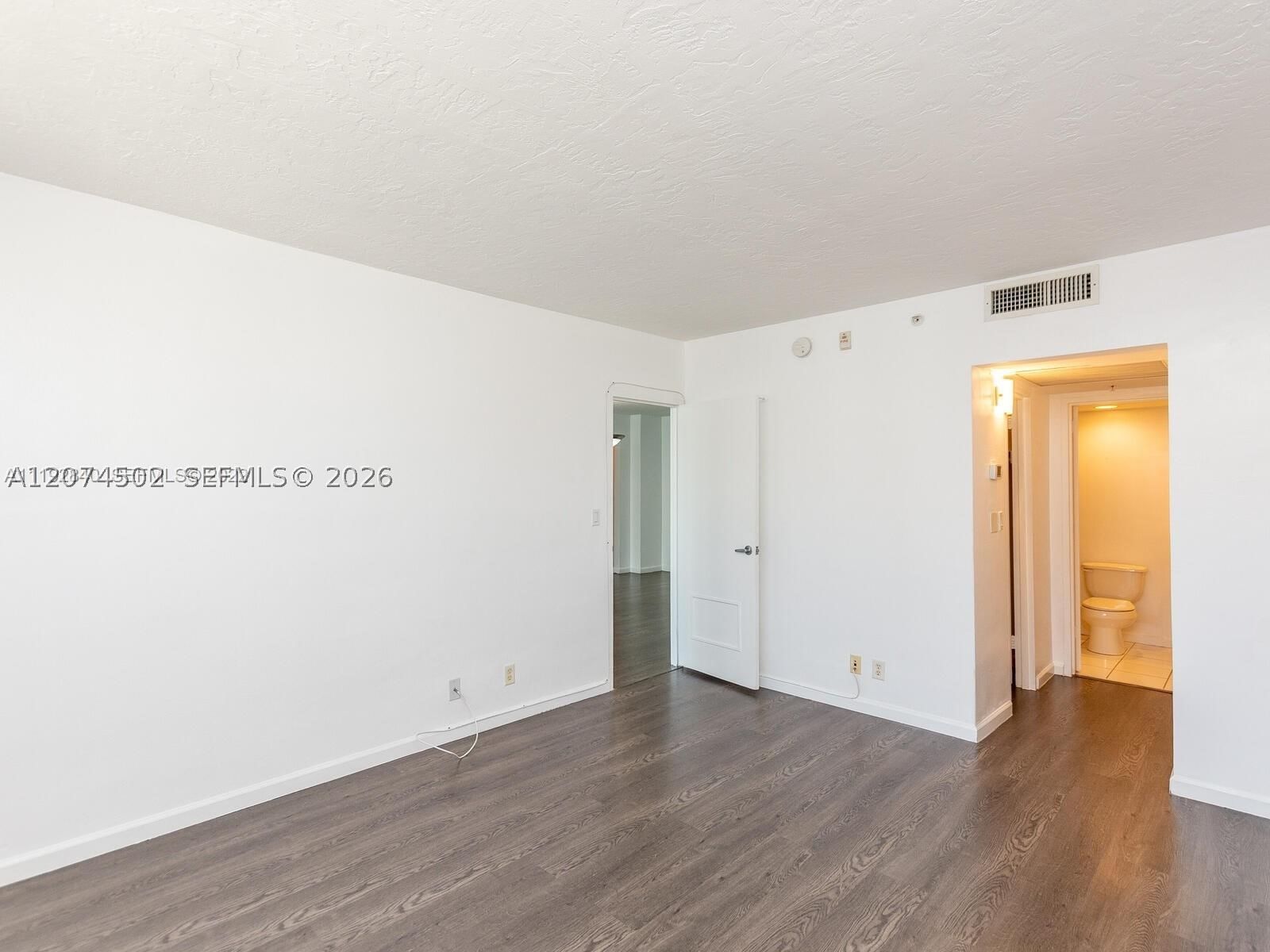Real estate property located at 3000 Ocean Dr #922, Broward, Residences On Hollywood B, Hollywood, FL