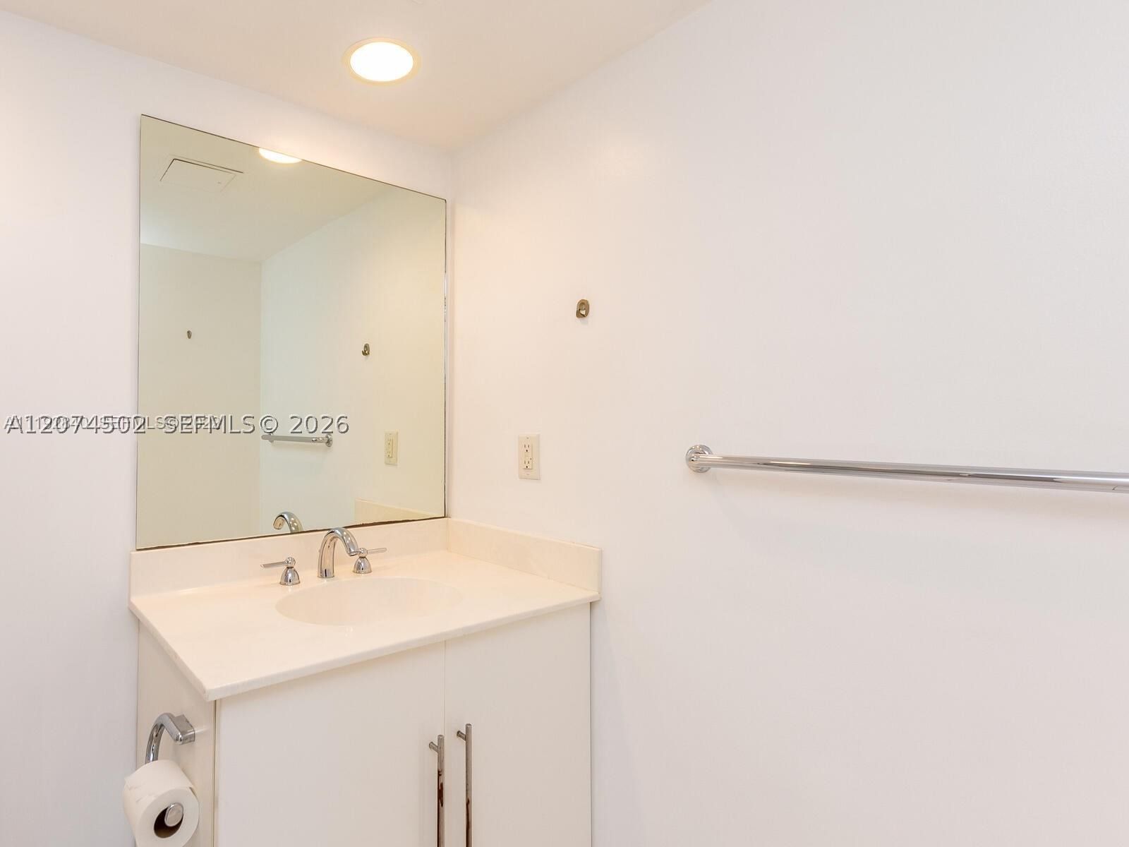 Real estate property located at 3000 Ocean Dr #922, Broward, Residences On Hollywood B, Hollywood, FL