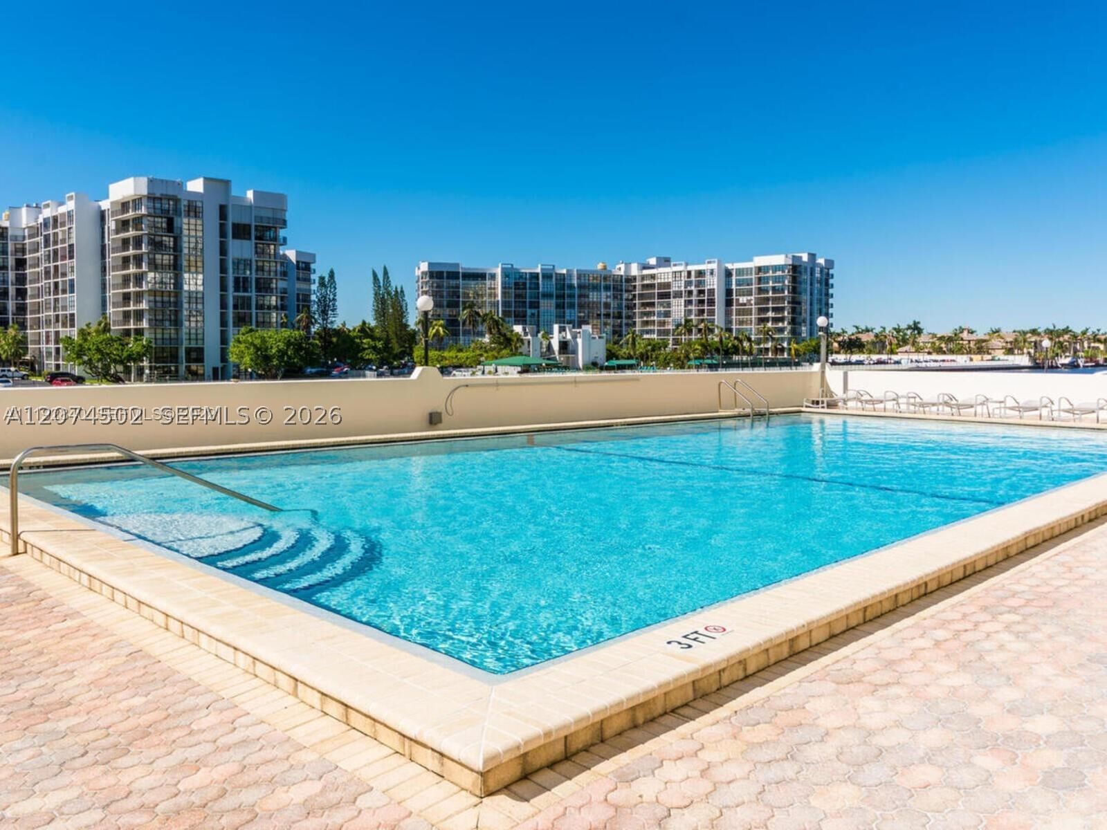 Real estate property located at 3000 Ocean Dr #922, Broward, Residences On Hollywood B, Hollywood, FL