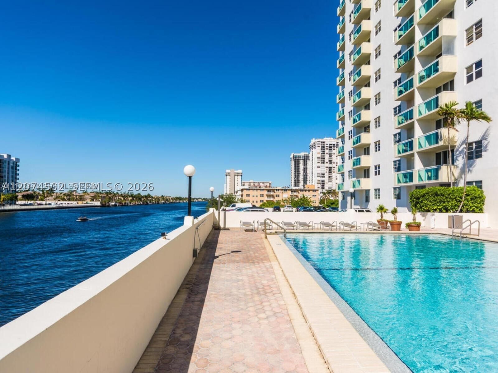 Real estate property located at 3000 Ocean Dr #922, Broward, Residences On Hollywood B, Hollywood, FL