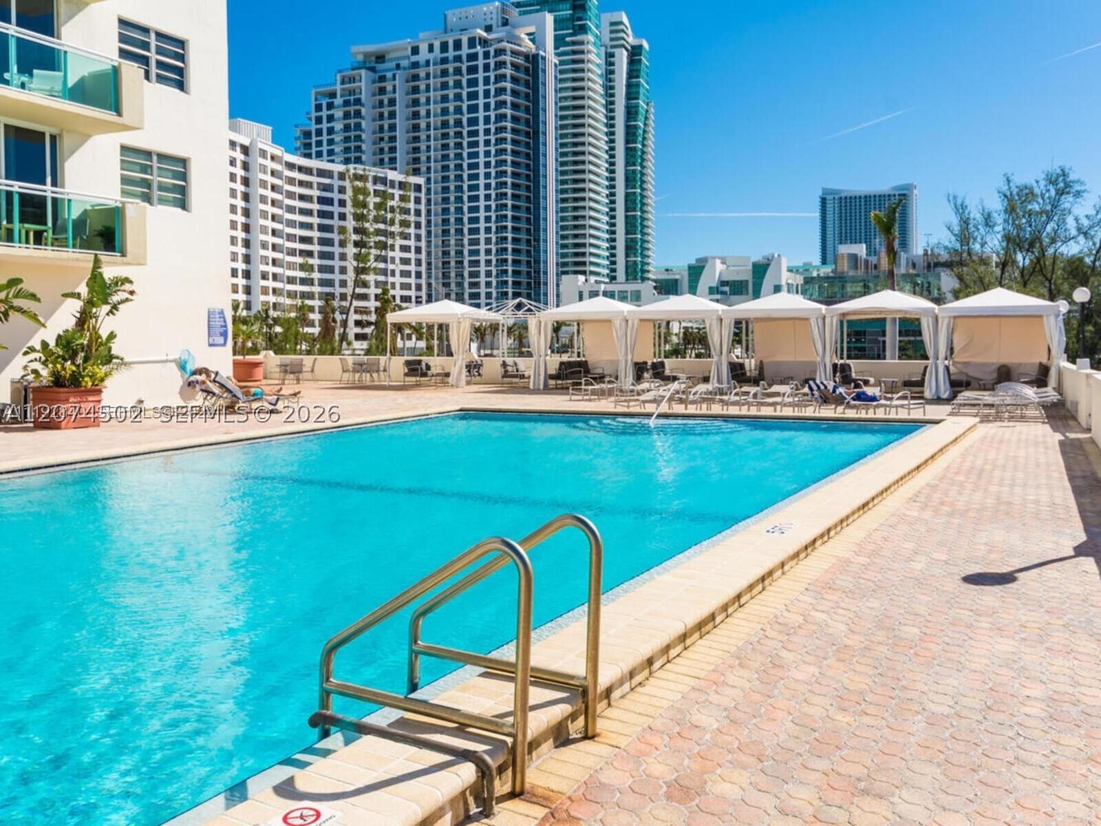 Real estate property located at 3000 Ocean Dr #922, Broward, Residences On Hollywood B, Hollywood, FL