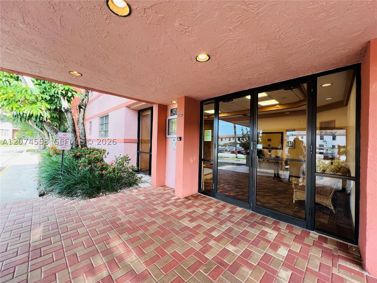 Real estate property located at 20860 San Simeon Way #205-6, Miami-dade, Lakeview Of The Calf Club, Miami, FL