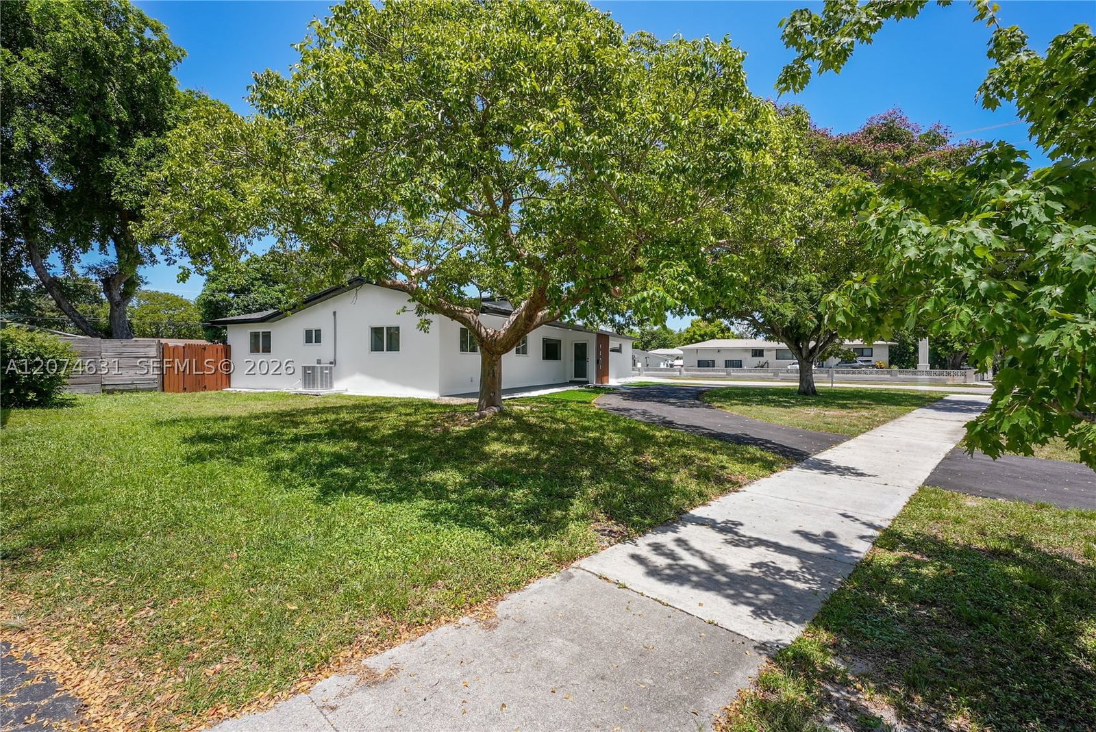Real estate property located at 4801 Tyler St, Broward, Hollywood Hills, Hollywood, FL