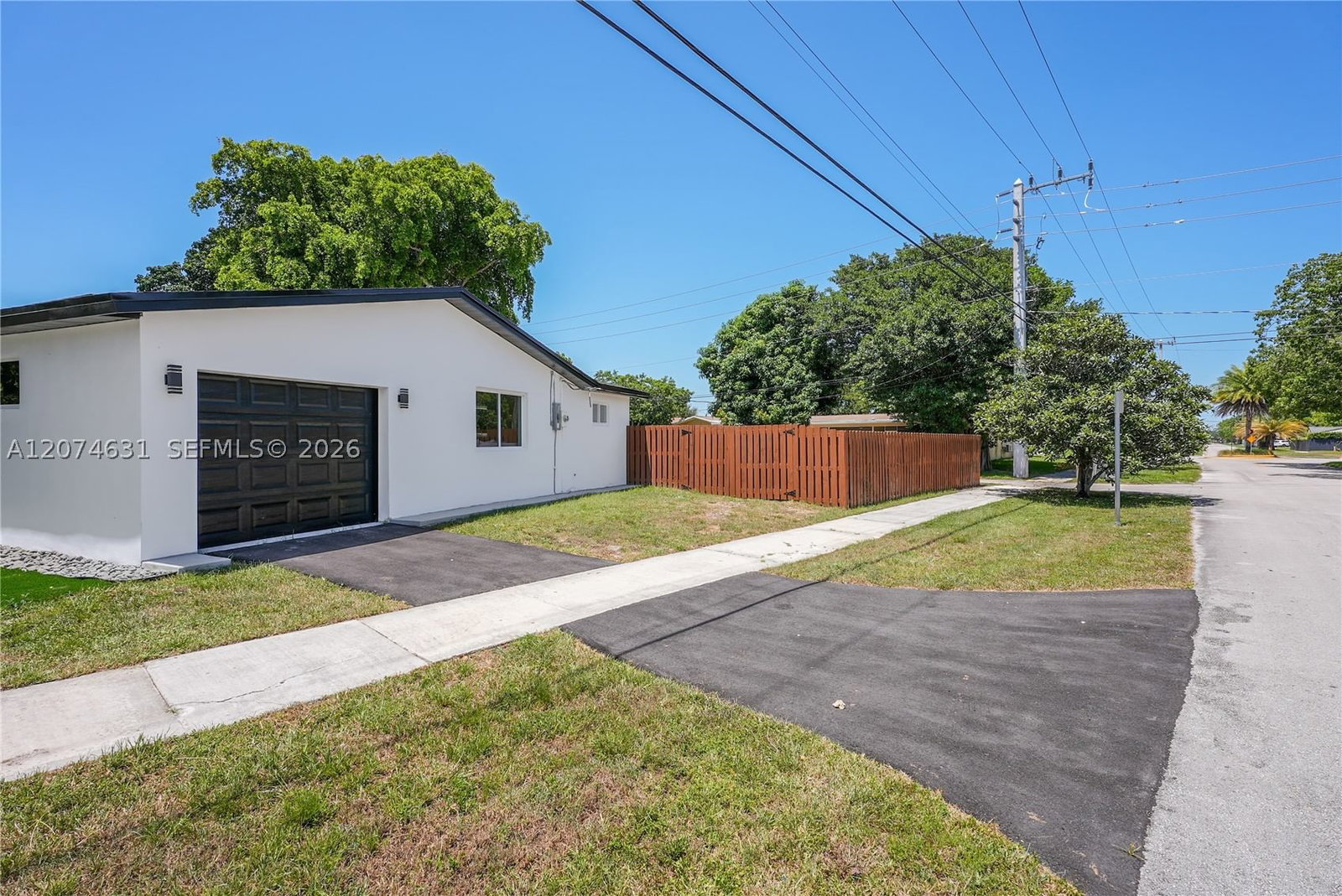 Real estate property located at 4801 Tyler St, Broward, Hollywood Hills, Hollywood, FL