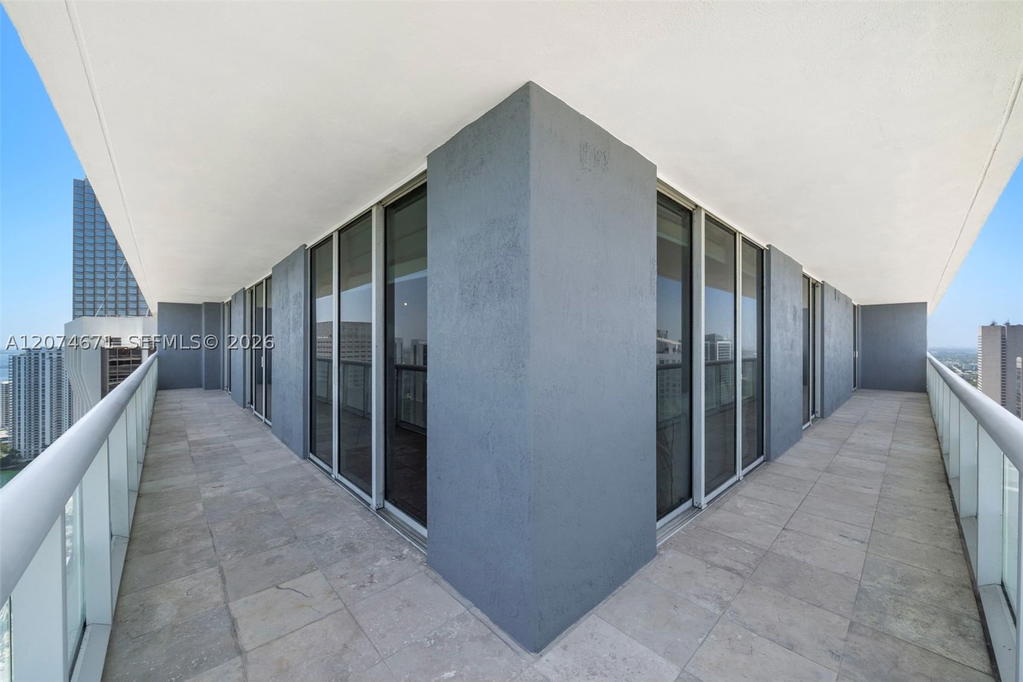 Real estate property located at 50 Biscayne Blvd #4402, Miami-dade, 50 Biscayne Condo, Miami, FL