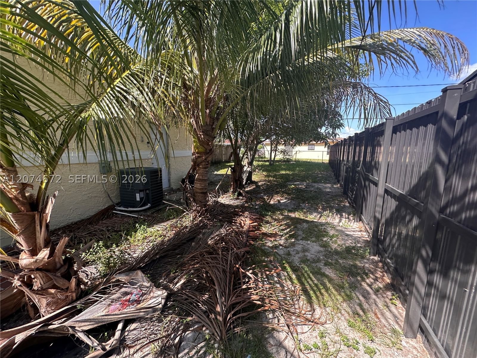 Real estate property located at 631 37th Ave, Broward, Prosper Park Amen, Lauderhill, FL
