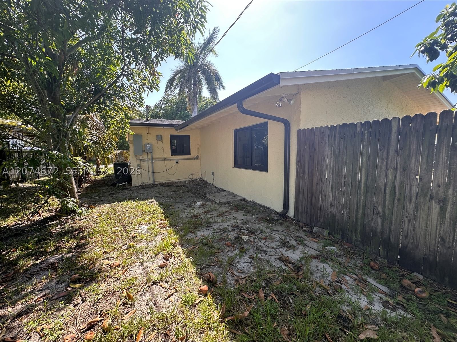 Real estate property located at 631 37th Ave, Broward, Prosper Park Amen, Lauderhill, FL