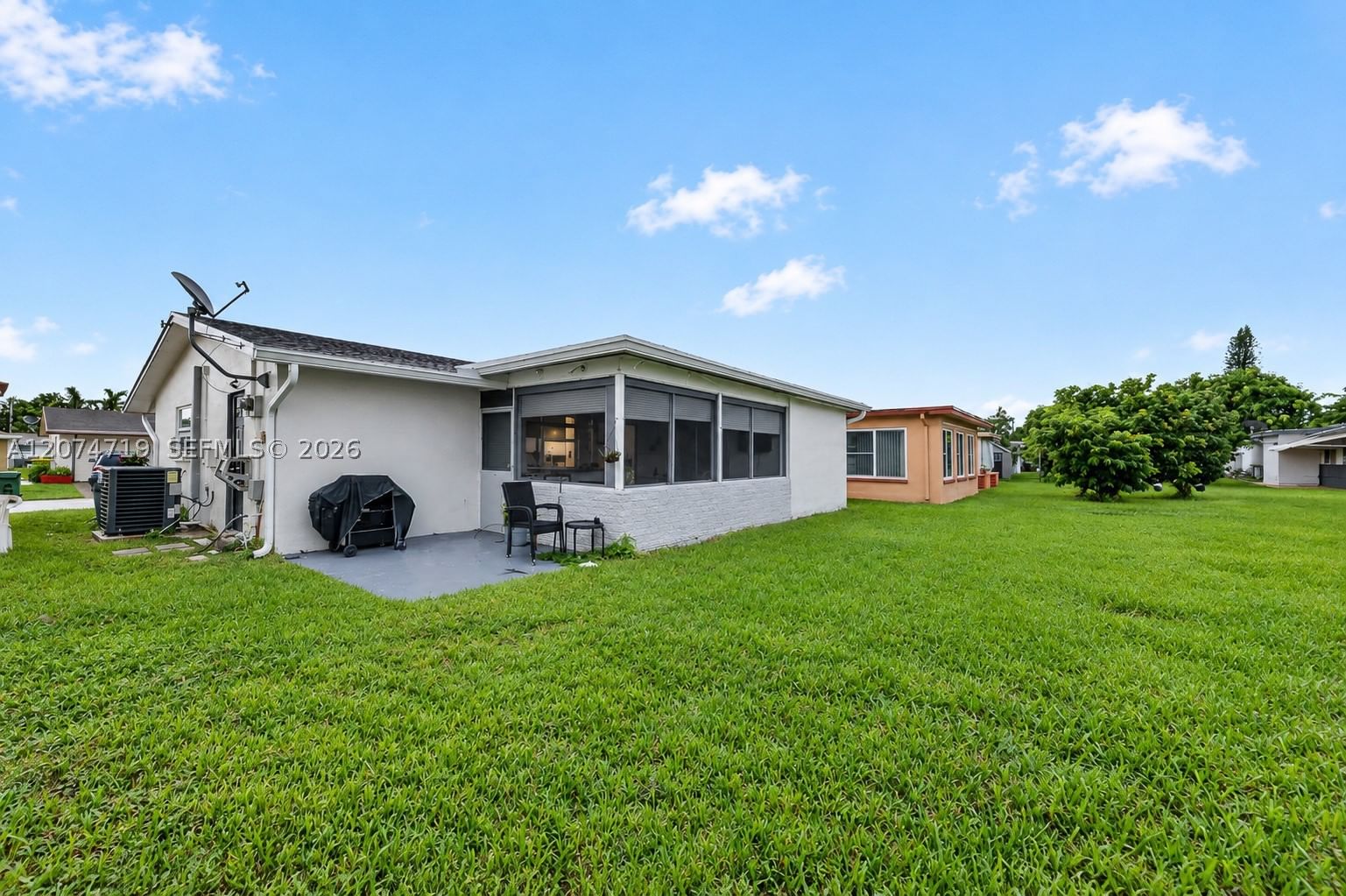 Real estate property located at 5721 64th Way, Broward, Mainlands Of Tamarac Lake, Tamarac, FL