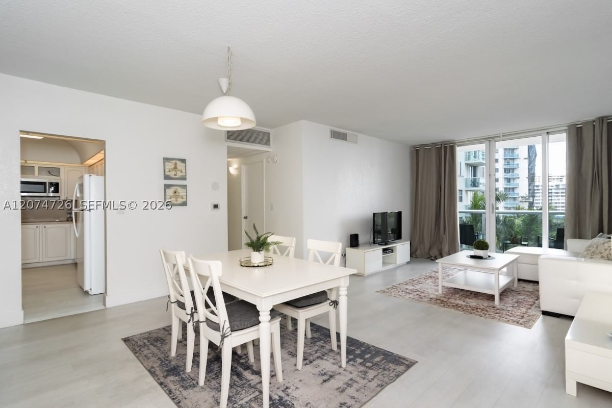 Real estate property located at 3901 Ocean Dr #6T, Broward, Tides On Hollywood Beach, Hollywood, FL