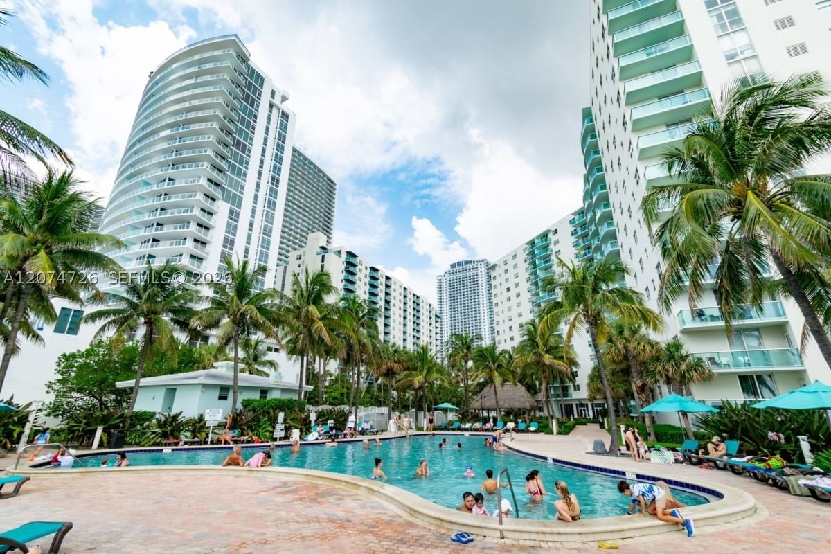 Real estate property located at 3901 Ocean Dr #6T, Broward, Tides On Hollywood Beach, Hollywood, FL