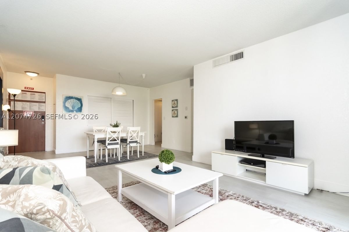 Real estate property located at 3901 Ocean Dr #6T, Broward, Tides On Hollywood Beach, Hollywood, FL
