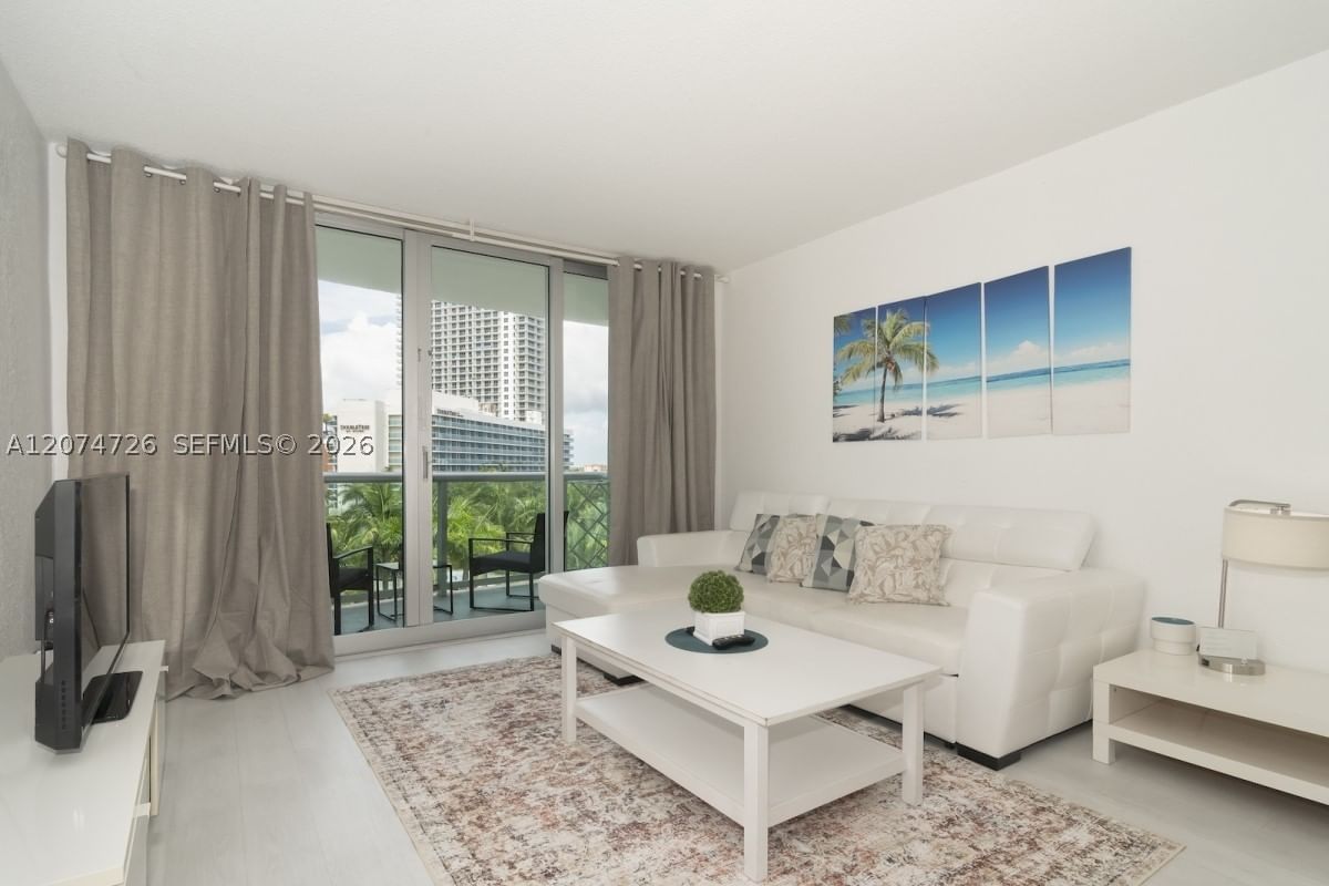 Real estate property located at 3901 Ocean Dr #6T, Broward, Tides On Hollywood Beach, Hollywood, FL