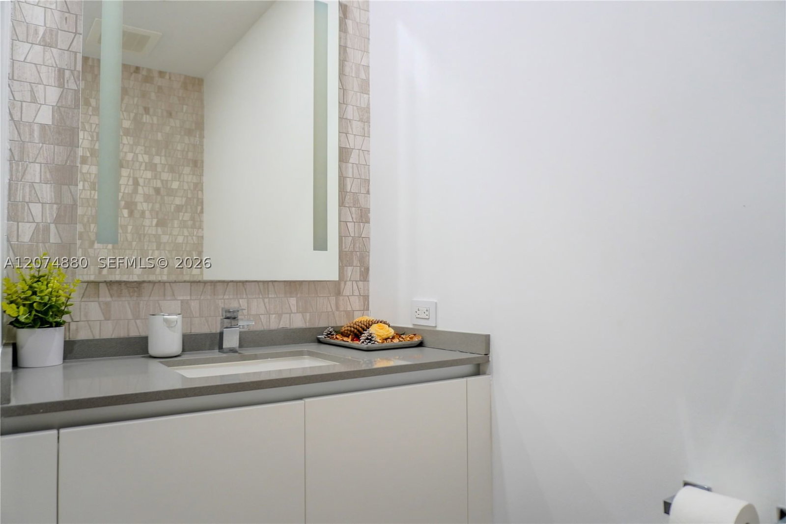 Real estate property located at 88 7 #2112, Miami-dade, Rise Condo, Miami, FL