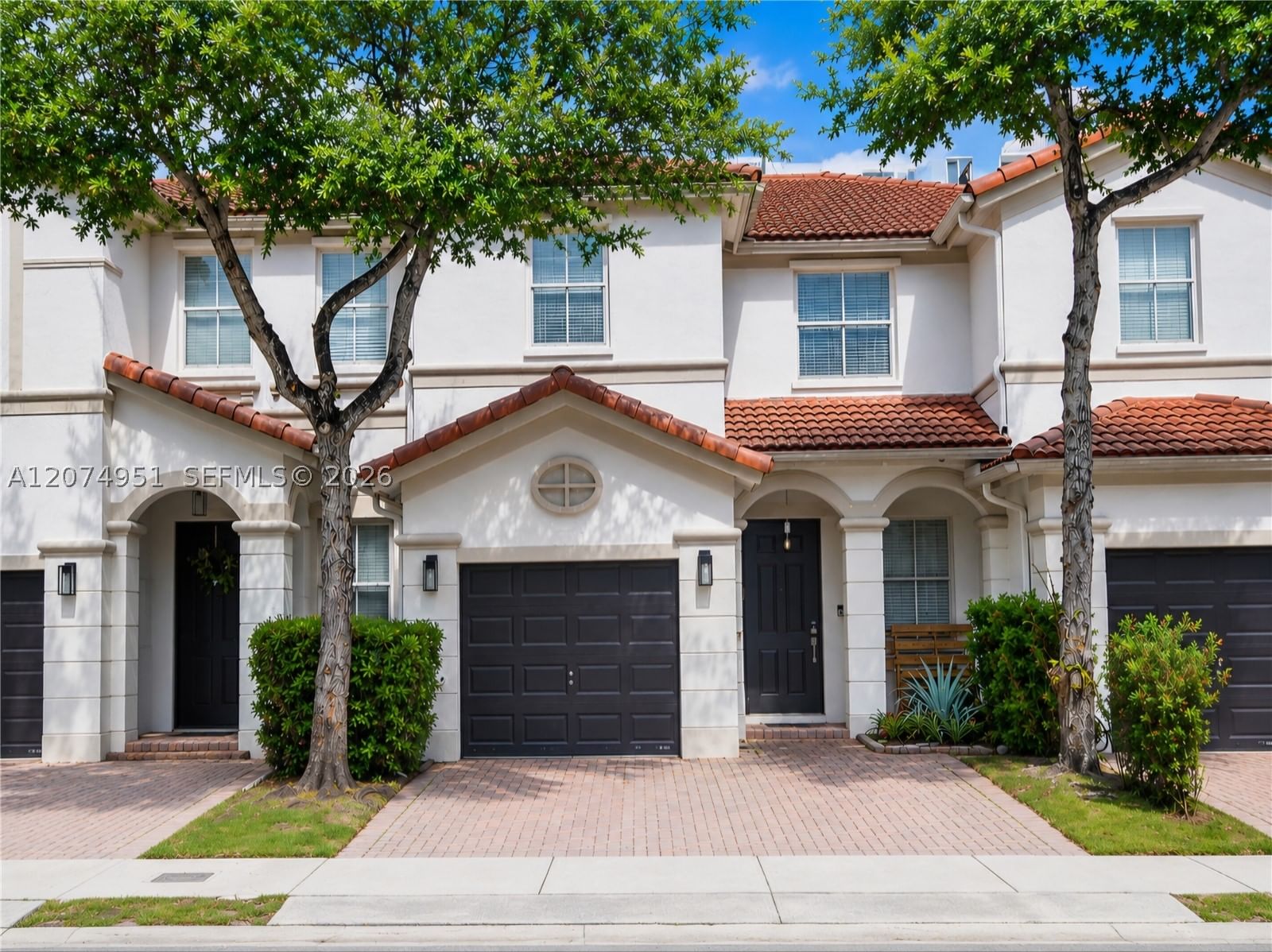 Real estate property located at 8171 107th Ct, Miami-dade, Islands At Doral 1st Addn, Doral, FL