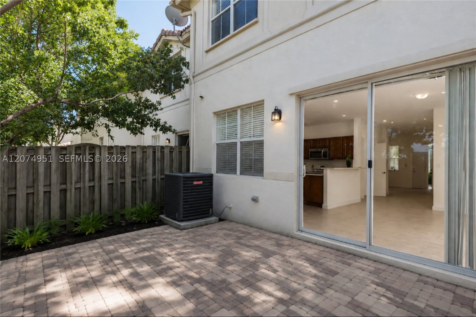Real estate property located at 8171 107th Ct, Miami-dade, Islands At Doral 1st Addn, Doral, FL