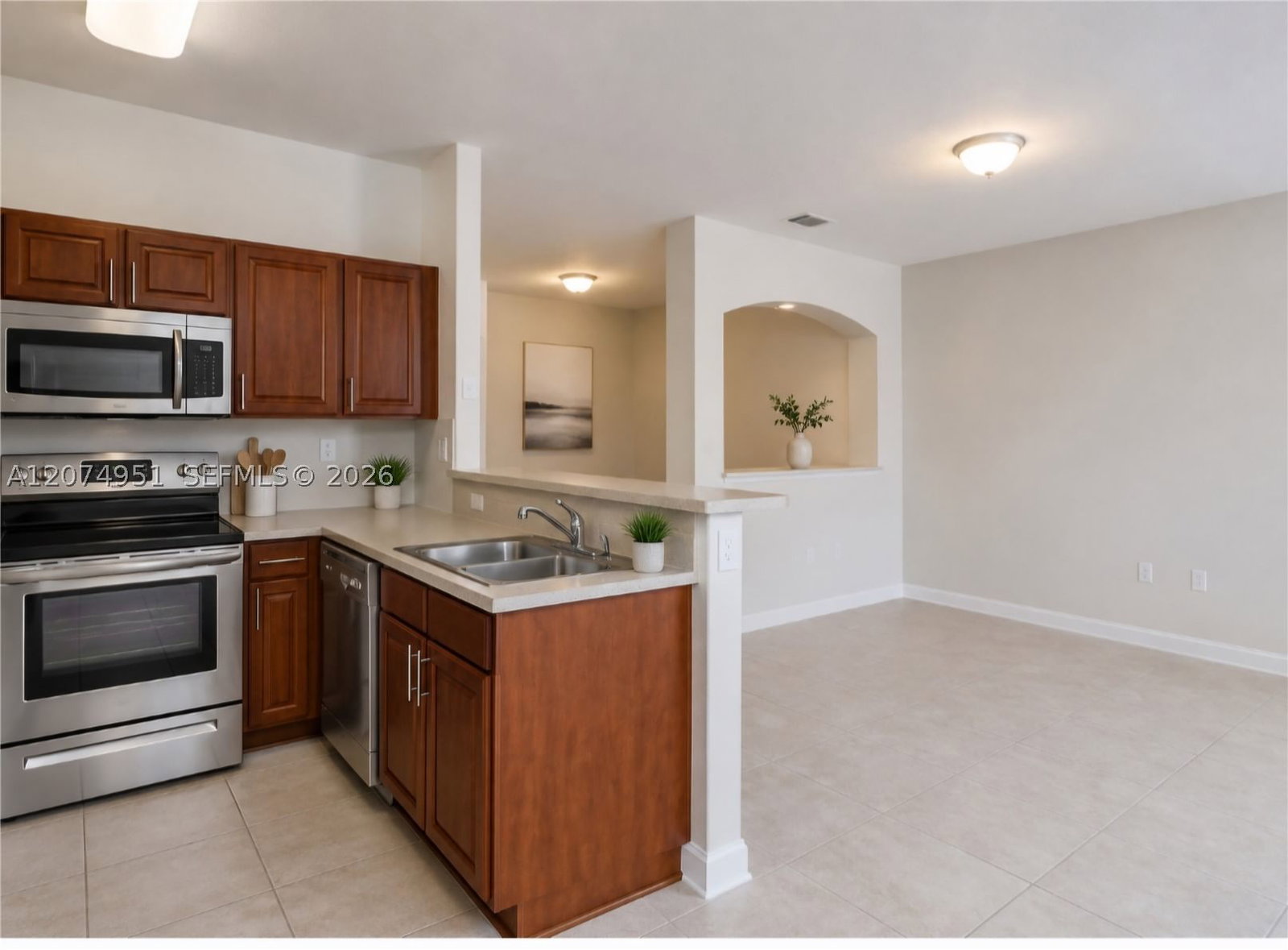 Real estate property located at 8171 107th Ct, Miami-dade, Islands At Doral 1st Addn, Doral, FL