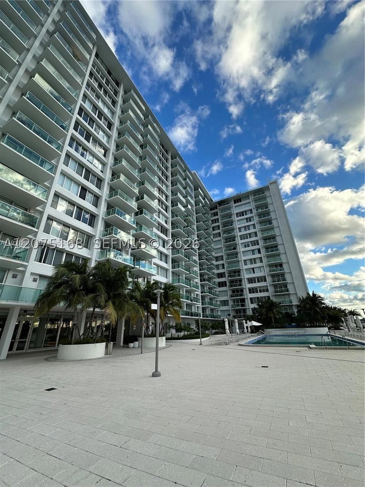 Real estate property located at 1000 West Ave #215, Miami-dade, Mirador 1000 Condo, Miami Beach, FL