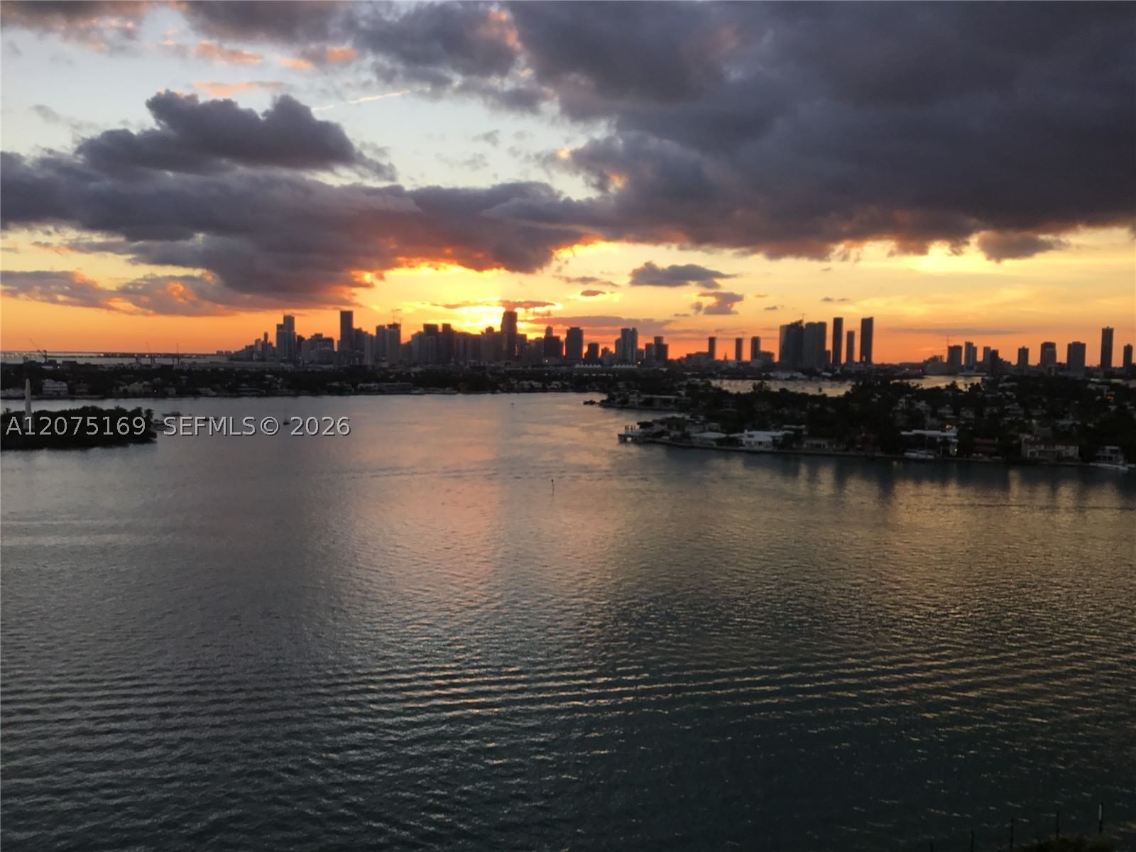 Real estate property located at 9 Island Ave #1806, Miami-dade, Nine Island Avenue Condo, Miami Beach, FL