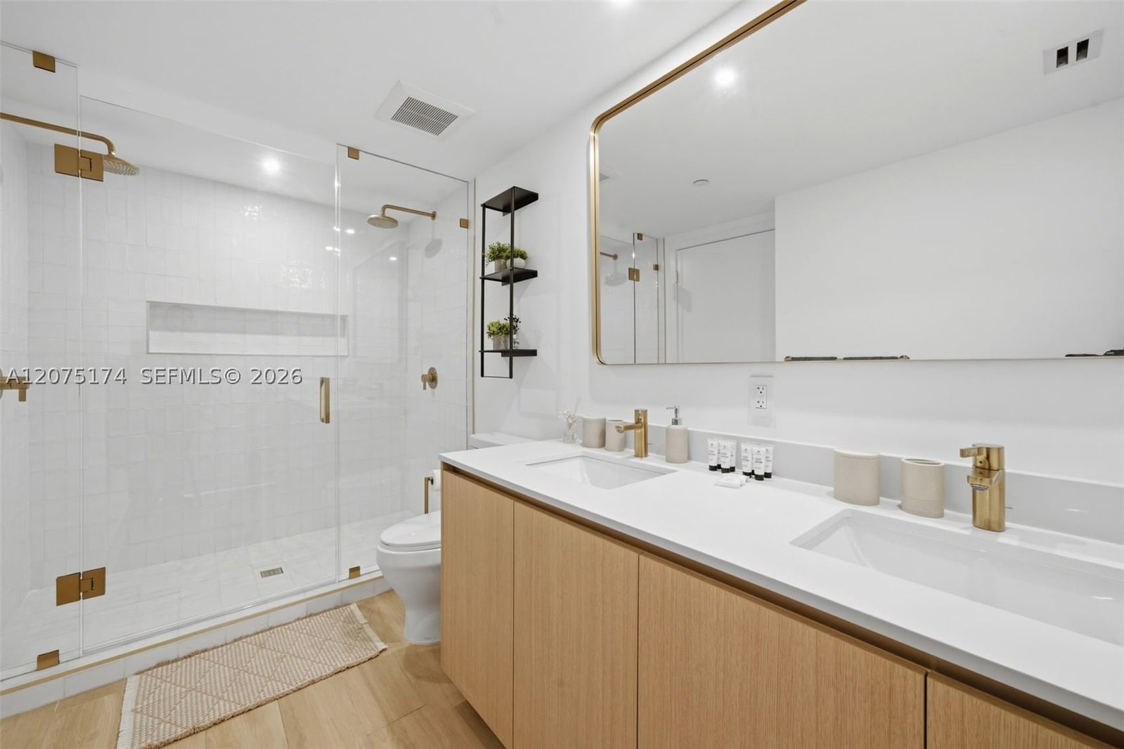 Real estate property located at 90 32nd st #811, Miami-dade, The Standard Residence, Miami, FL